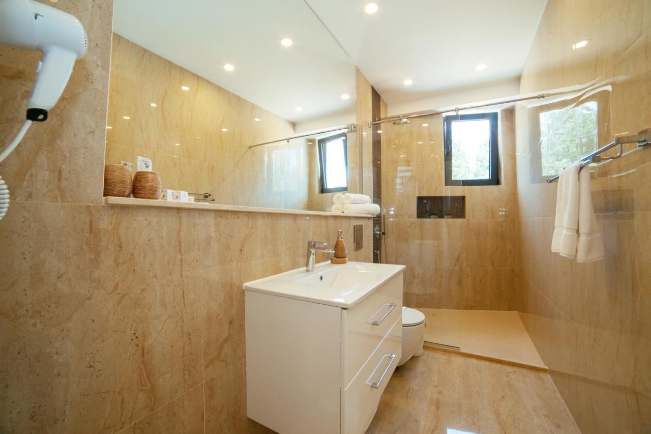Hotel Ambiente Ulcinj Kültér fotó