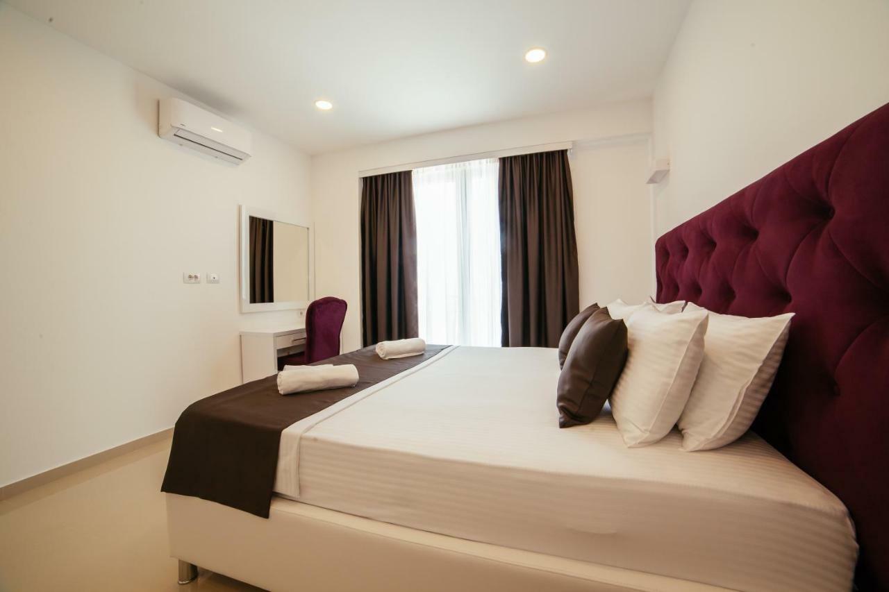 Hotel Ambiente Ulcinj Kültér fotó